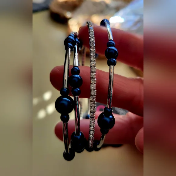 Paparazzi Silver and Blue Layered Necklace Set - Picture 2 of 3